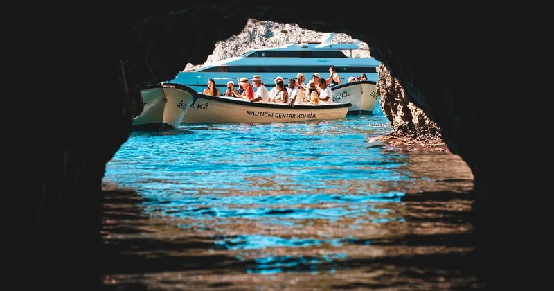 La Cueva Azul y 5 islas con regreso al atardecer