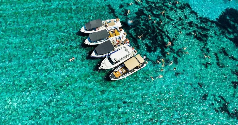 Laguna Azul y 3 islas: excursión de medio día en barco rápido